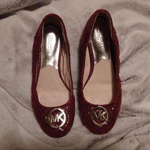 Women's Michael Kors crimson color ballerina flats size 8.5 M width